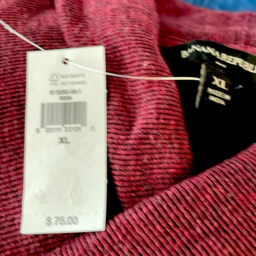 Women’s sweater maroon